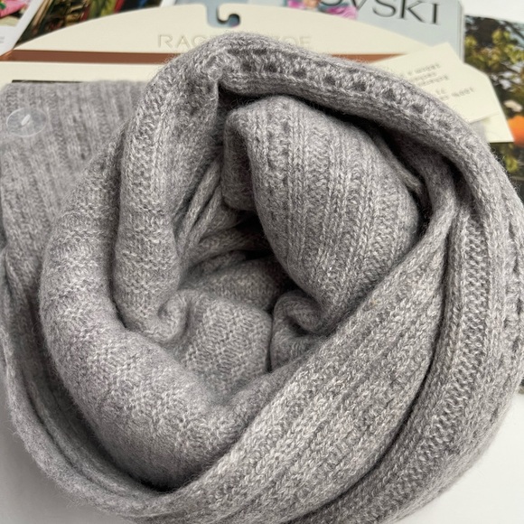 NWT RACHEL ROY LONG SOFT KNIT 100% CASHMERE Scarf